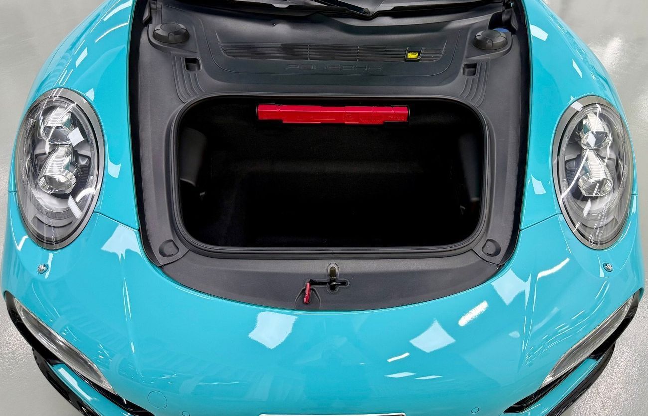 Porsche 911 Turbo S 3.8L (530 HP) Coupe