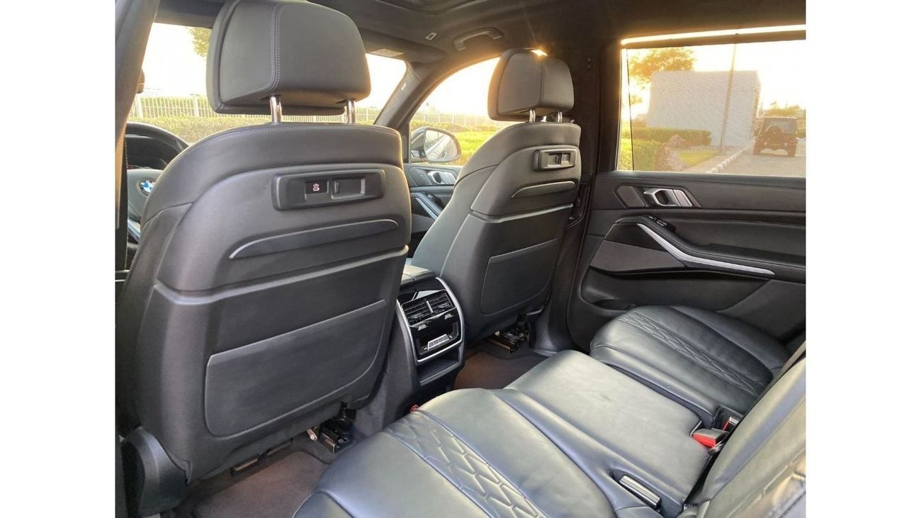 بي أم دبليو X7 40i بيور اكسيلنس