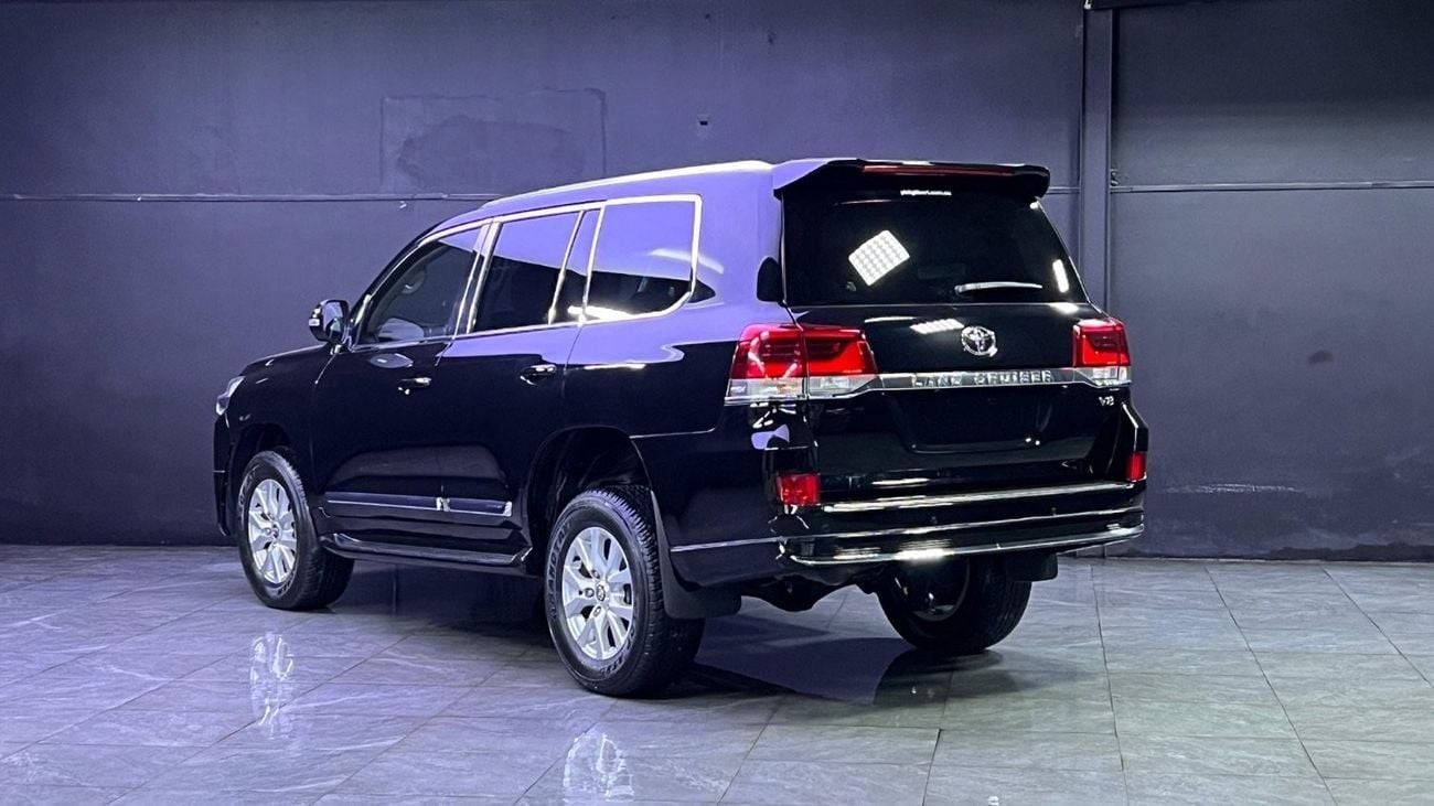 Toyota Land Cruiser GXR Toyota Land Cruiser 2018 VXR full options RHD