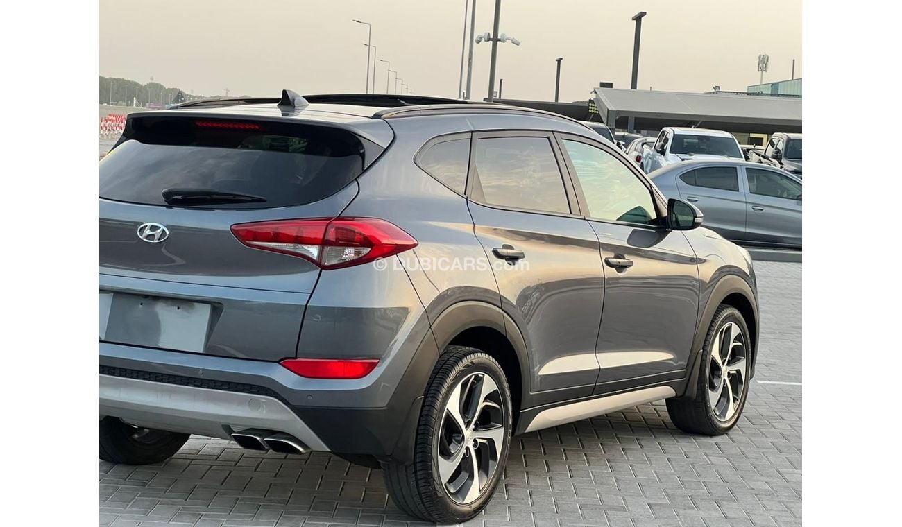 هيونداي توسون GLS هيونداي توسان موديل 2017 وارد أمريكي فول ابشن كامله بانوراما ماشيه 33000 الف ميل 1600 سي سي