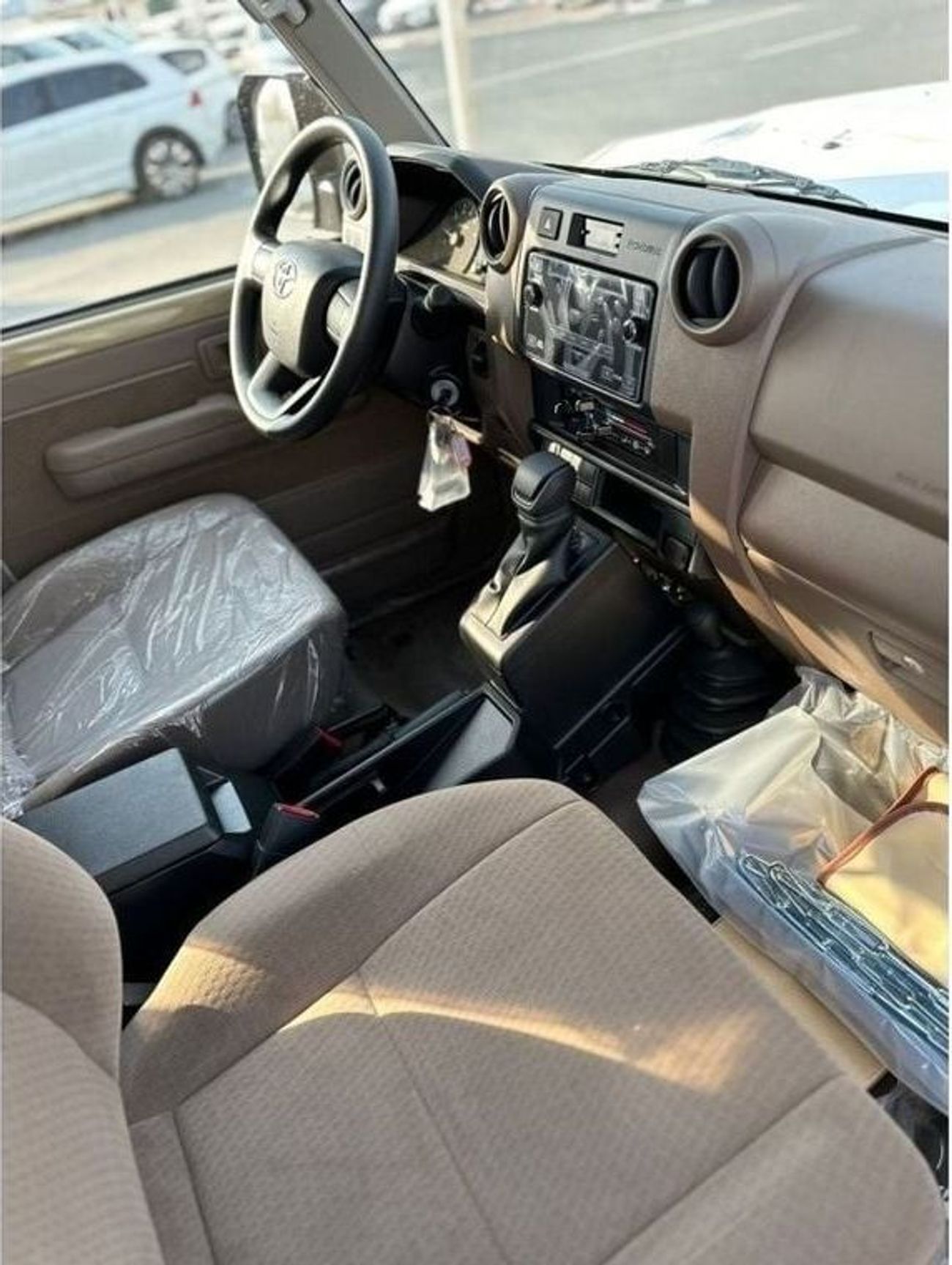 تويوتا لاند كروزر بيك آب Toyota Land Cruiser Pickup LC79 Double Cabin Petrol 4.0 Model 2024