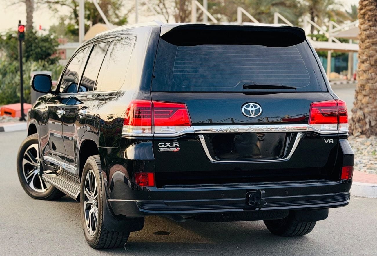 تويوتا لاند كروزر 