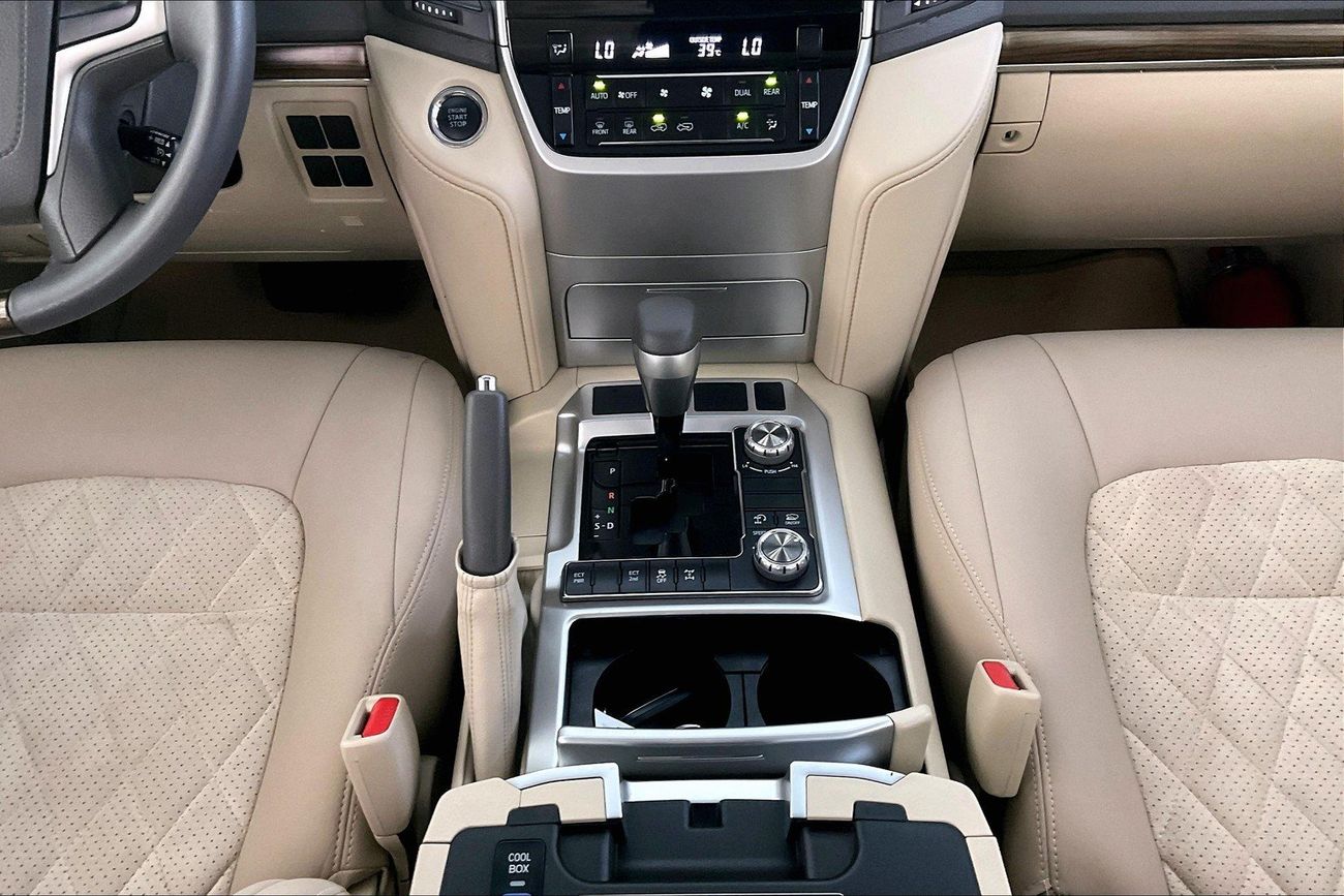 تويوتا لاند كروزر GXR | شامل الضمان | 0 ﺪﻔﻋﺓ ﺃﻮﻟﻯ