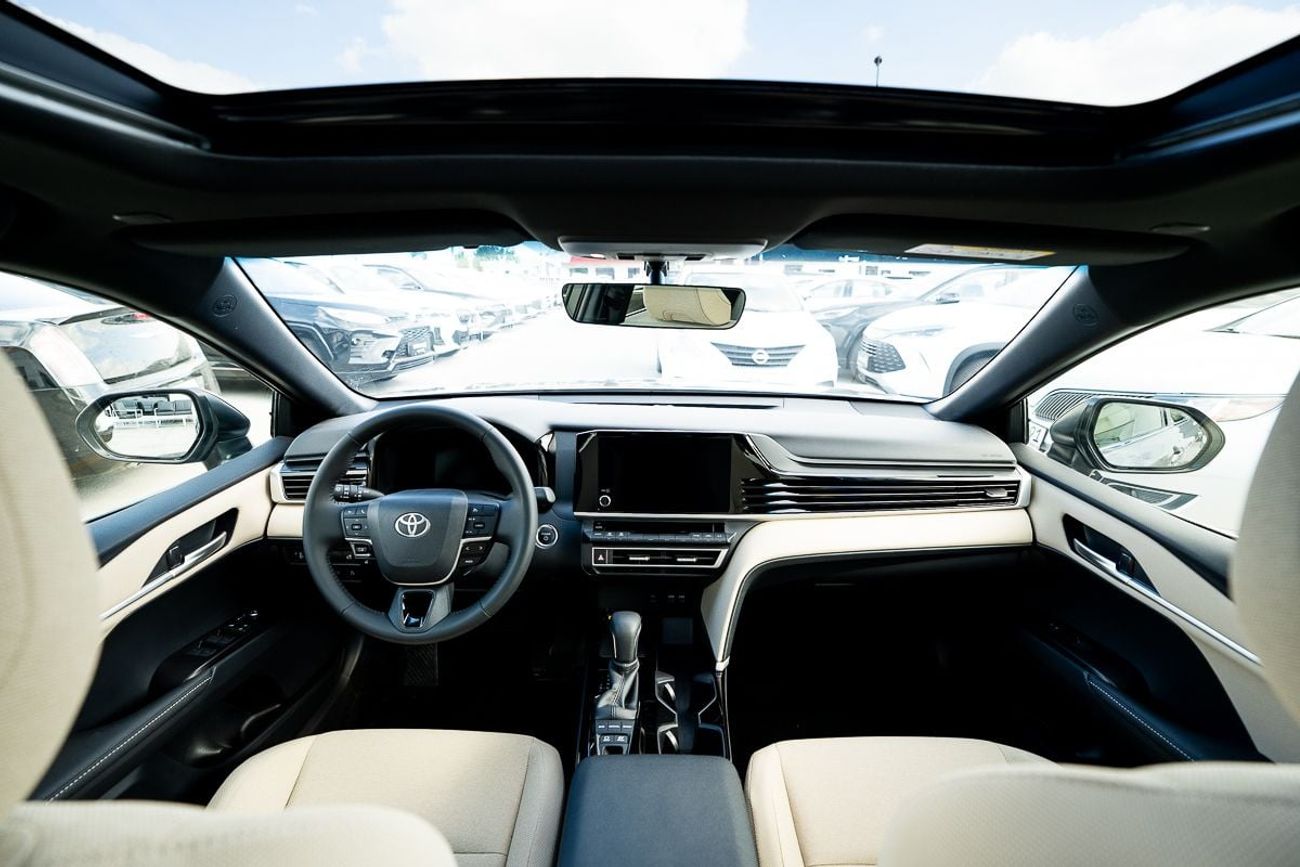 Toyota Camry LE Hybrid 2.5L 2025