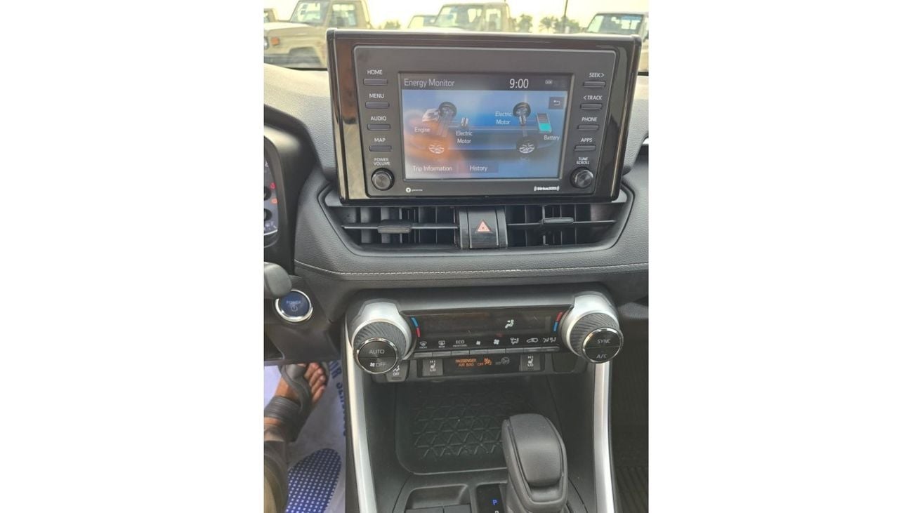 Toyota RAV4 *Offer* 2020 Toyota RAV4 XLE 4x4 AWD Hybrid Full option - UAE PASS 5% VAT Applicable for UAE Registr