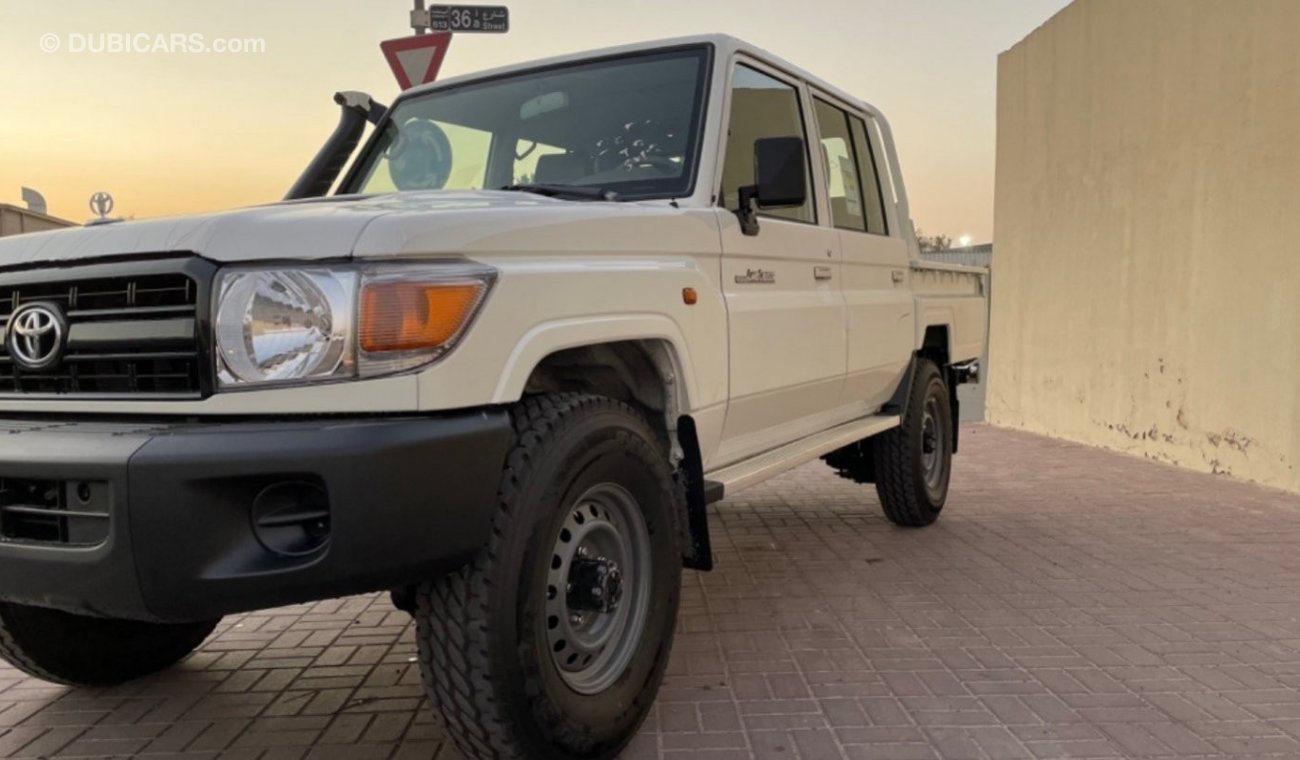 تويوتا لاند كروزر بيك آب TOYOTA LAND CRUISER PICK UP DC 4.5L DIESEL 2022 MODEL