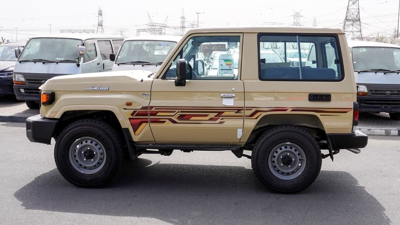 Toyota Land Cruiser 70 HT VXR 4.0 L V6