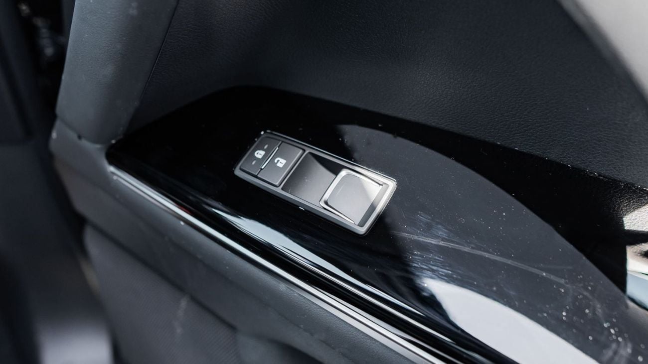 لكزس LX 600 2025 Lexus LX600 Over-Trail 3.5L AT Petrol (Beige-Black) No MarkLevinson