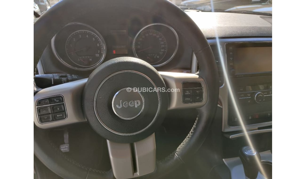 جيب جراند شيروكي 2012 model full options limited V6 low mileage