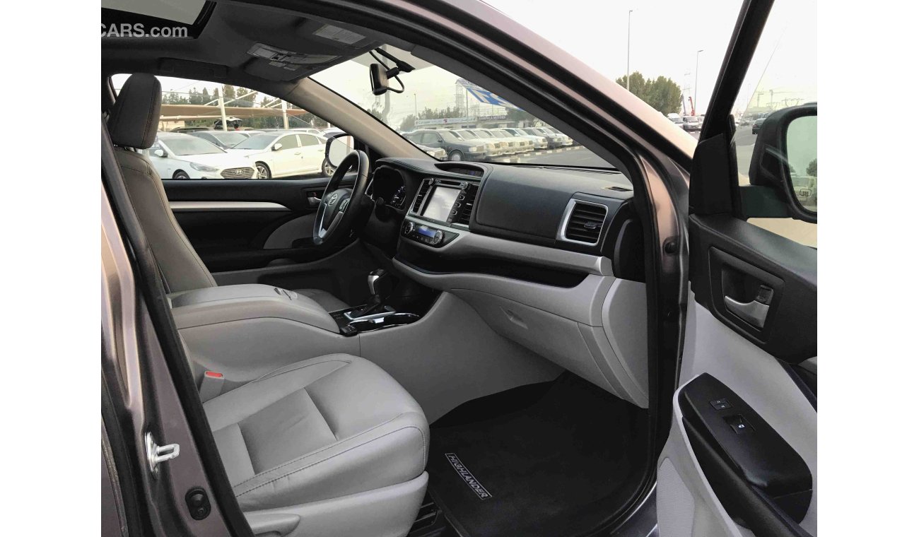 تويوتا هايلاندر FULL OPTIONS WITH LEATHER SEAT, PUSH START AND SUNROOF