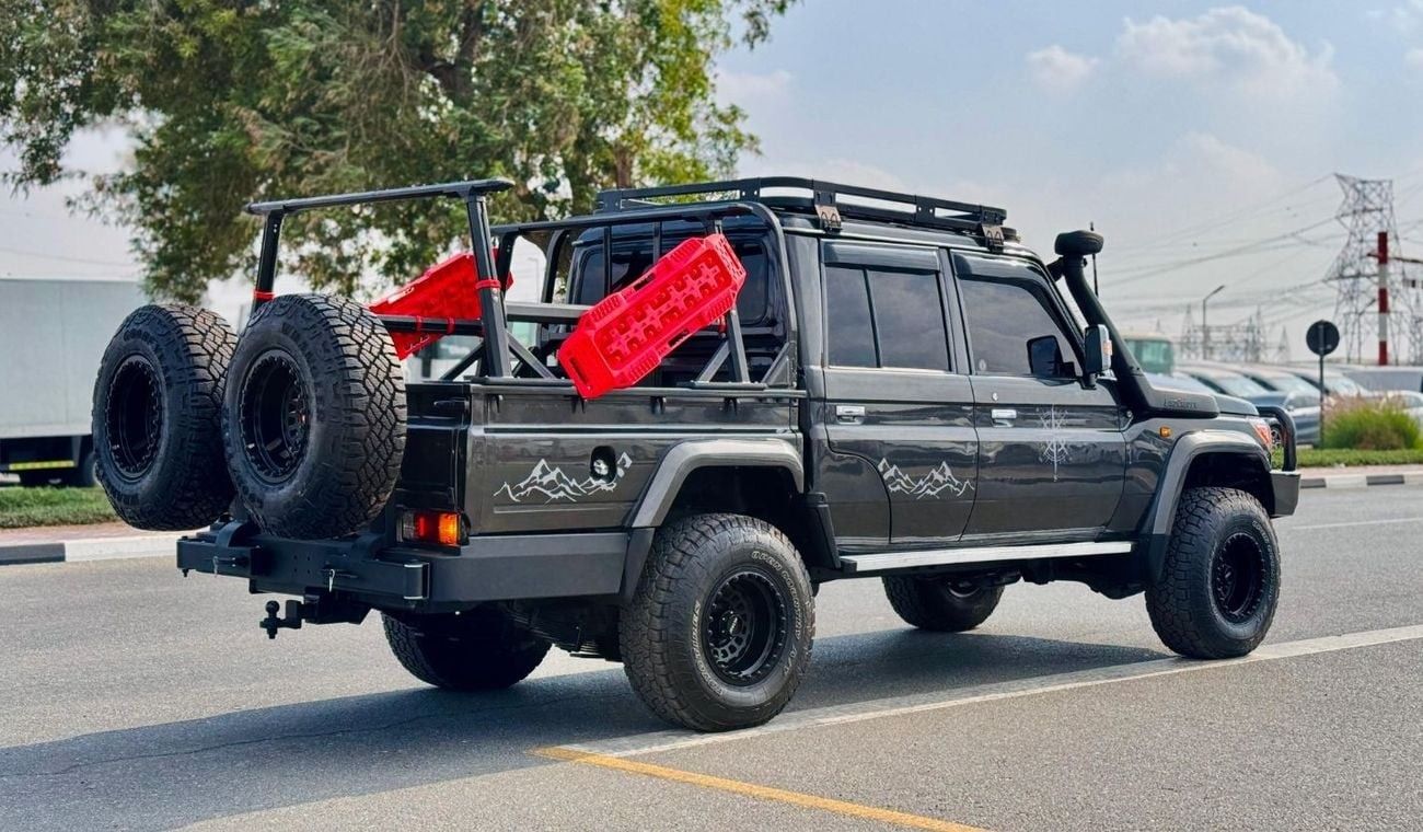 Toyota Land Cruiser Pick Up DOUBLE CABIN WITH PREMIUM ACCESSORIES MODIFICATION | RHD | 4.5L DIESEL ENGINE | (MT) | 2017