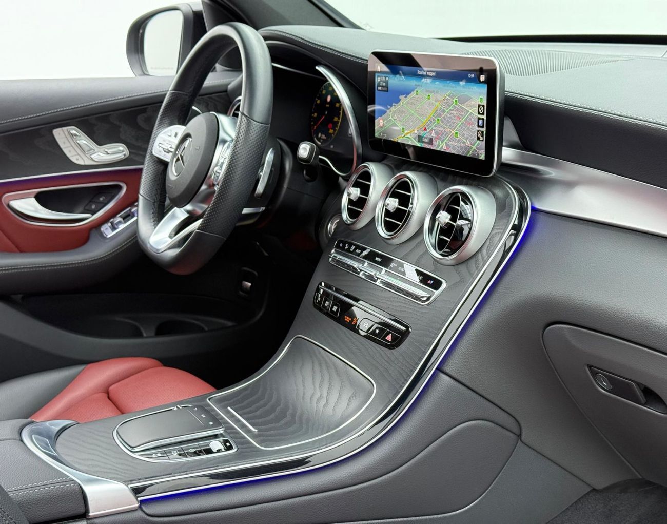 Mercedes-Benz GLC 200 4Matic 2022 Mercedes-Benz GLC200 AMG 4MATIC, Warranty, Full Service History, Very Low Km, GCC