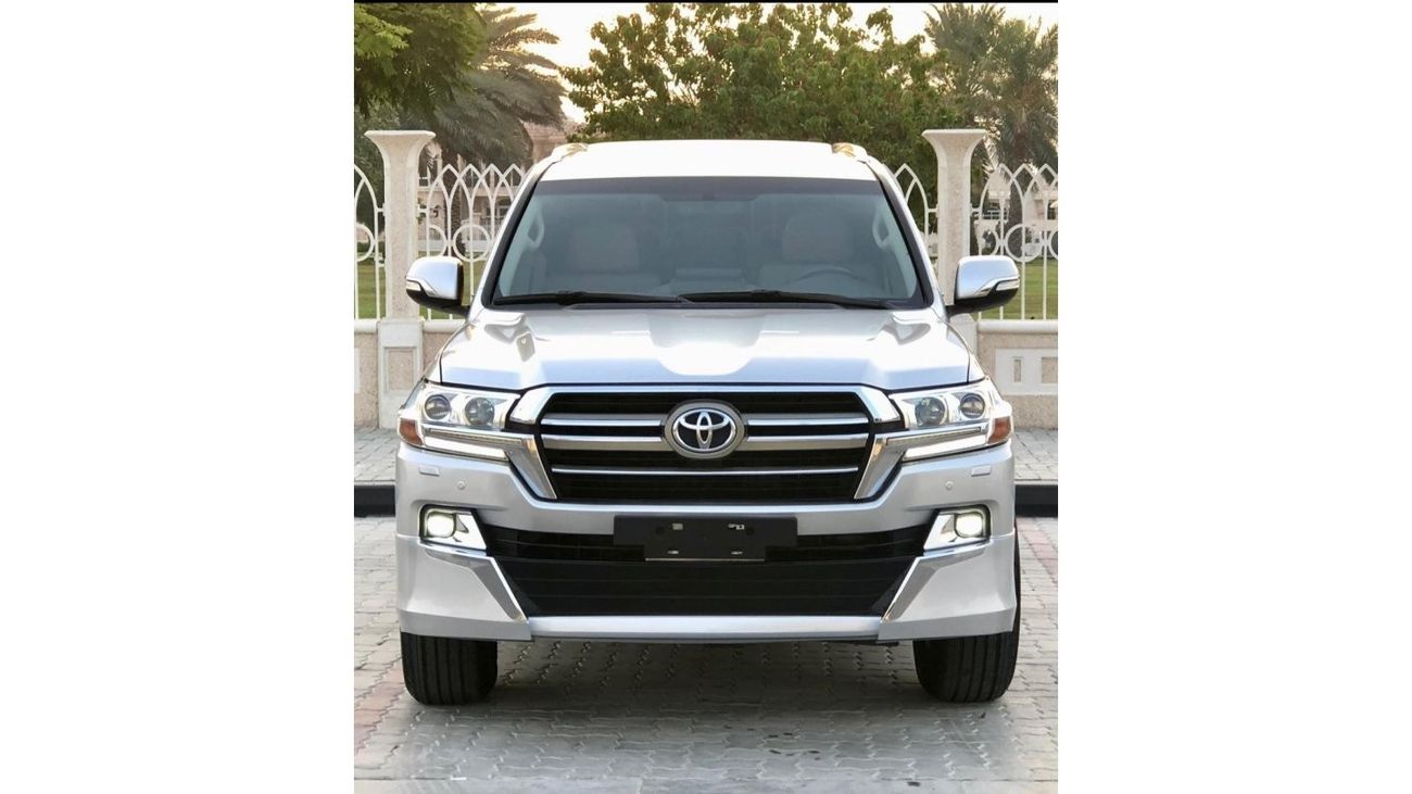 تويوتا لاند كروزر ‎تويوتا لا كروزر 2018 GXR V8 5.7 صبغ وكاله بالكامل فل أوبشن بحاله ممتازه