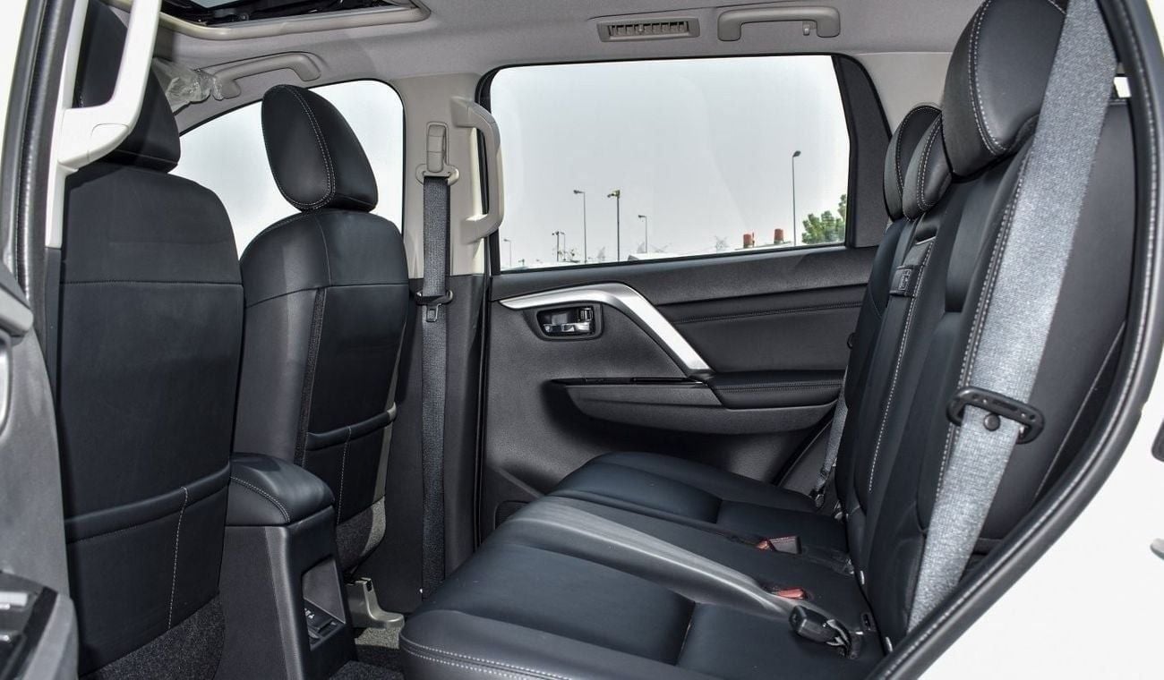 ميتسوبيشي مونتيرو سبورت العلامة التجارية الجديدة ميتسوبيشي مونتيرو سبورت للتصدير فقط 3.0 لتر | 4WD | بنزين | أبيض/أسود| مونت