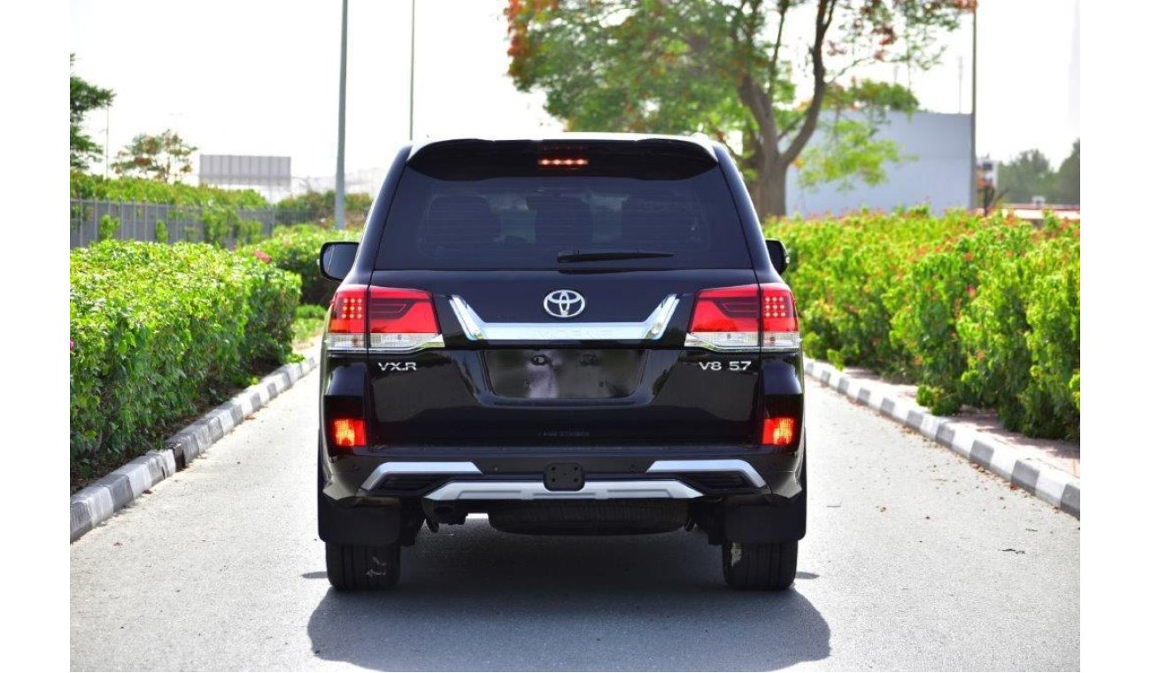 Toyota Land Cruiser 200 VXR V8 5.7L PETROL BLACK EDITION