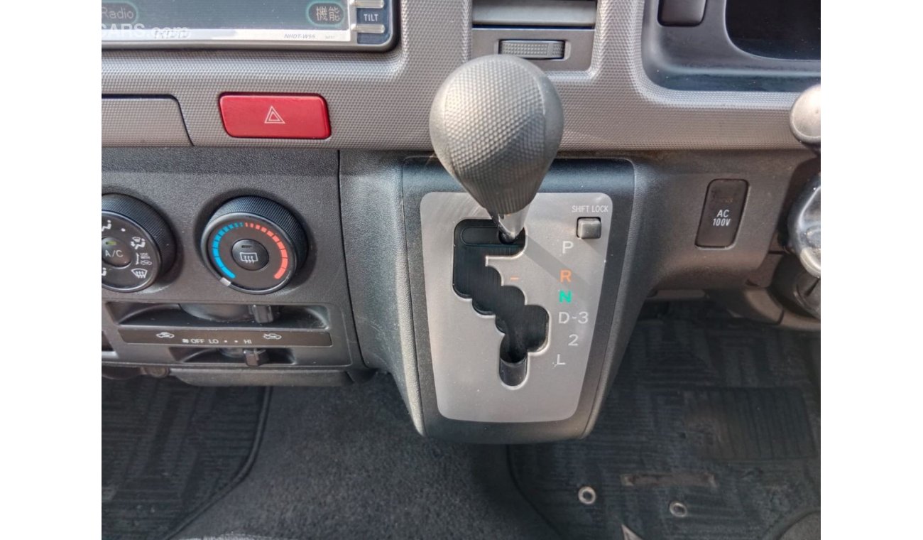 Toyota Hiace TOYOTA HIACE VAN RIGHT HAND DRIVE (PM1442)