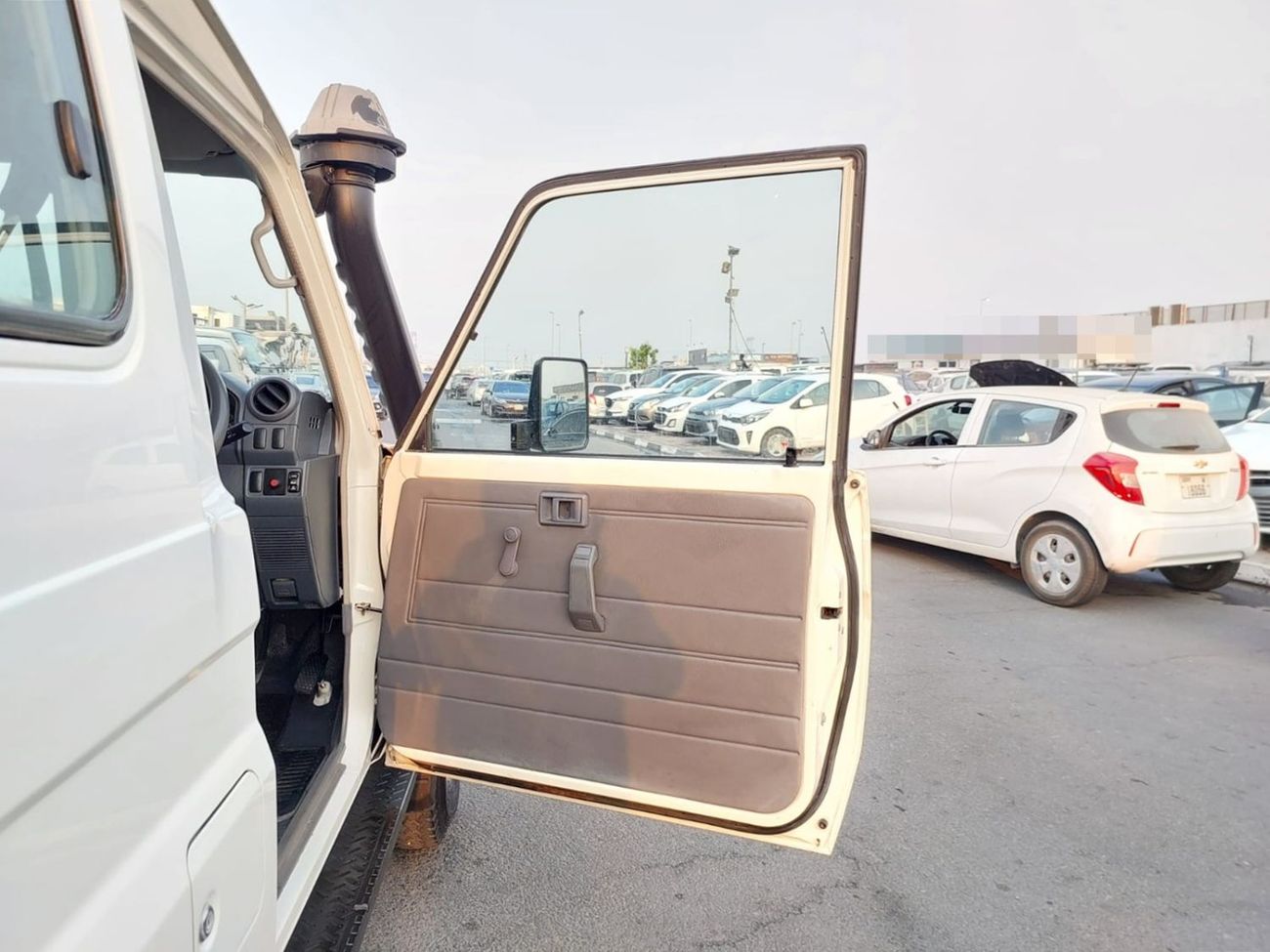 Toyota Land Cruiser TOYOTA LAND CRUISER SUV RHD 2017 MODEL 4.2 L DIESEL MANUAL(PM89627)