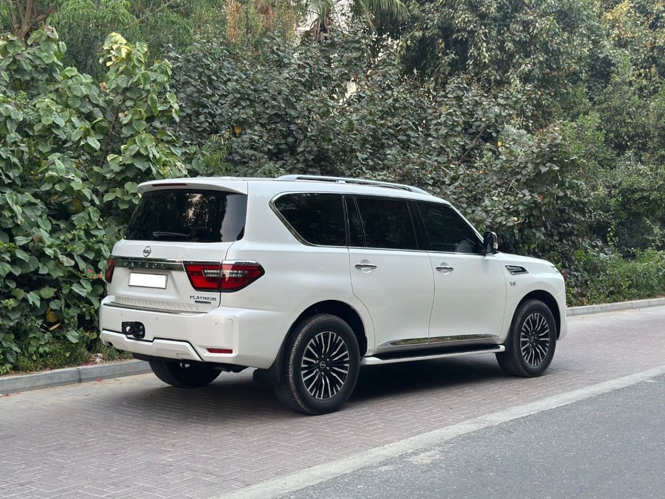 Nissan Patrol LE Platinum 5.6L | V8 400 HP | 2023 | GCC Specs | Full Options | Perfect Condition | Low Mileage