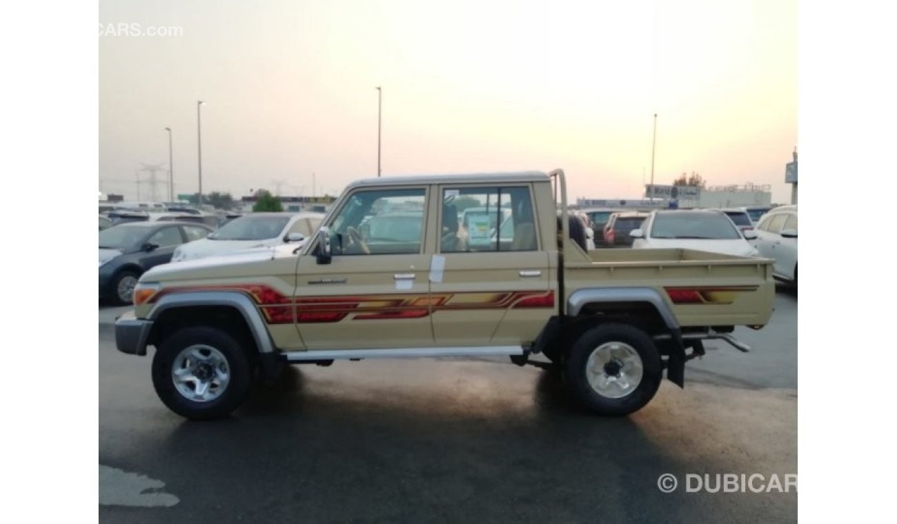 تويوتا لاند كروزر بيك آب Diesel 4.5 Full options 4X4