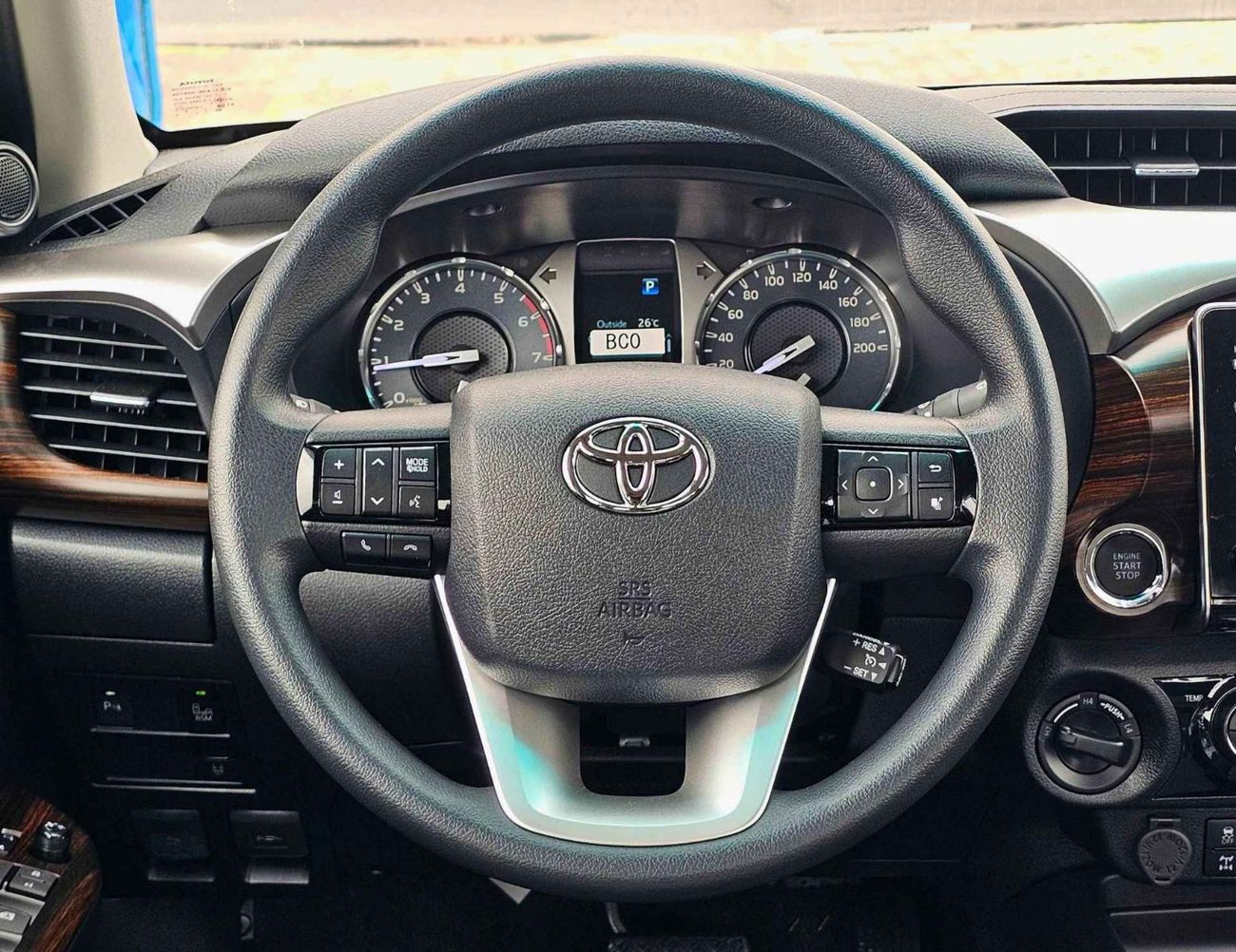 تويوتا هيلوكس SR5 TRD WOOD INTERIOR W VISOR / 4.0L PETROL V6 4WD / BLIND SPOT / DIFFLOCK / DVD+CAMERA (CODE # H6A)