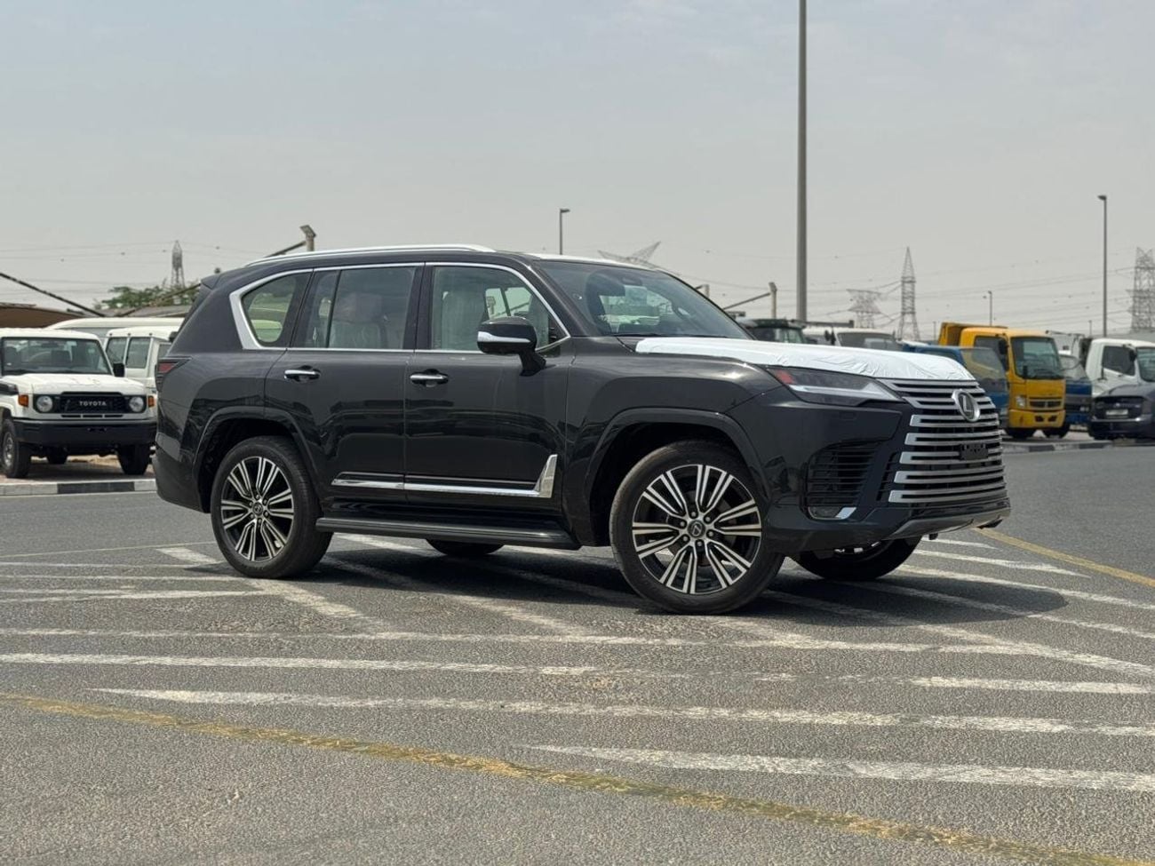لكزس LX 700h SIGNATURE
