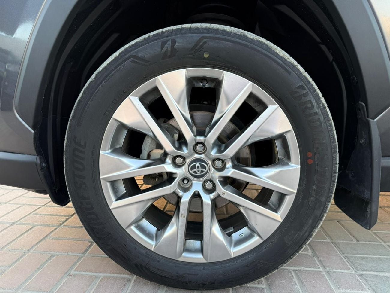 Toyota RAV4 2020 TOYOTA RAV4 XLE 4x4 PREMIUM AWD FULL OPTION READY  Gray