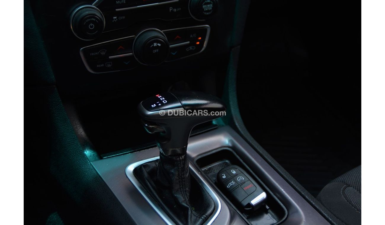 Dodge Charger 3.6L SXT (Mid) OFFER ONE WEEK//CHARGER SRT KIT//WIDE BODE//SUN ROOF//AIR BAGS/