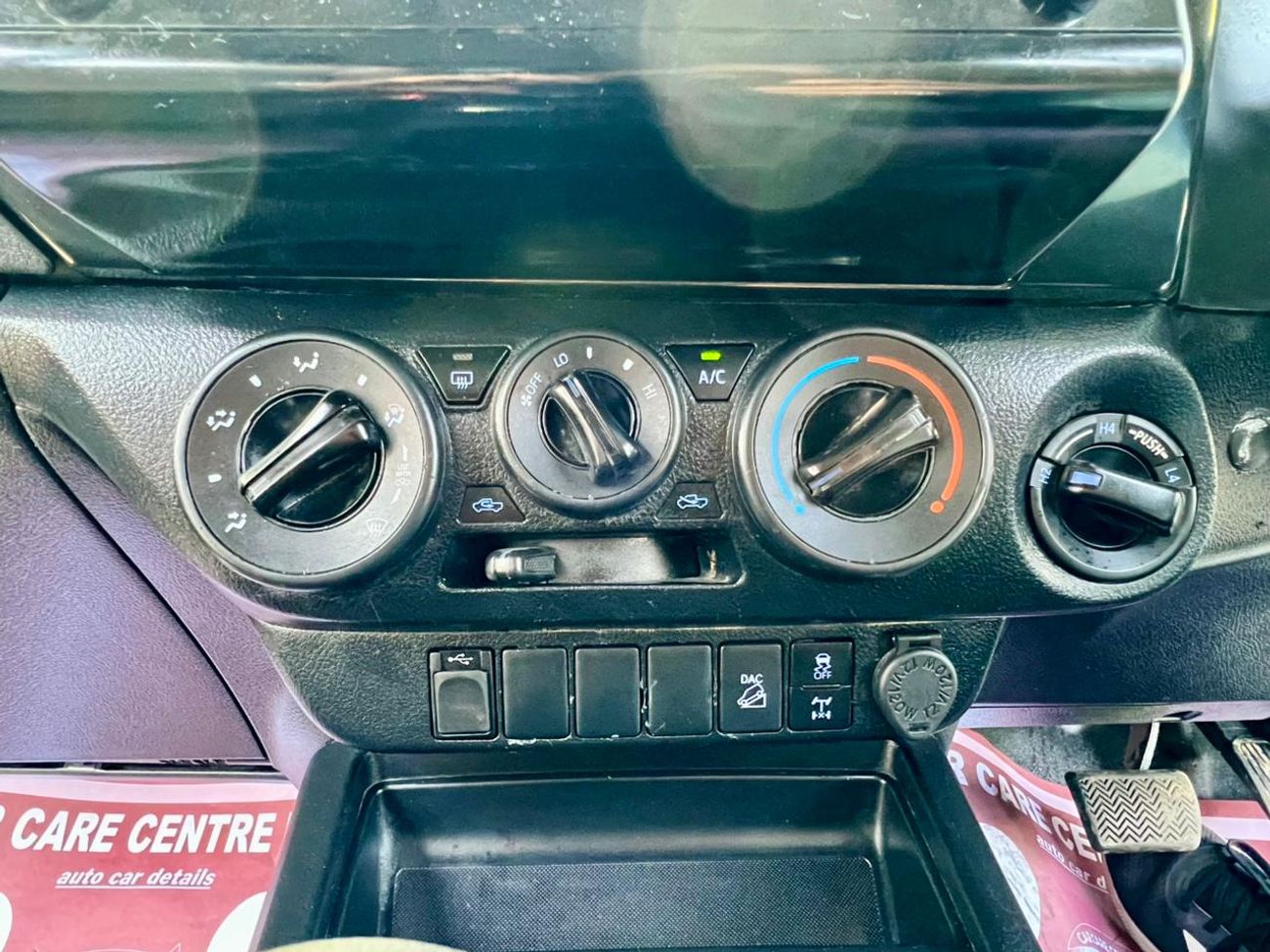 تويوتا هيلوكس 