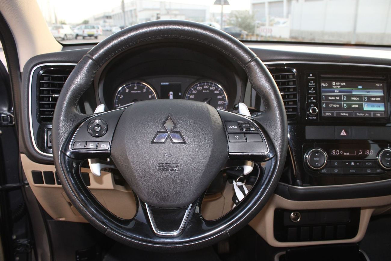 Mitsubishi Outlander Mitsubishi Outlander GCC 2018 in excellent condition without accidents, very clean from inside and o