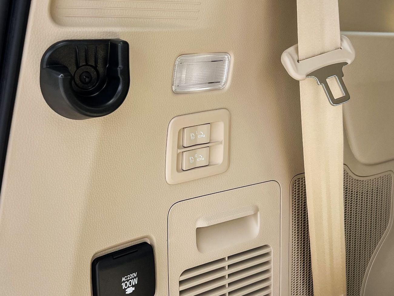 تويوتا لاند كروزر EXPORT ONLY - Toyota LC300 VXR 4.0L (GCC Specification)