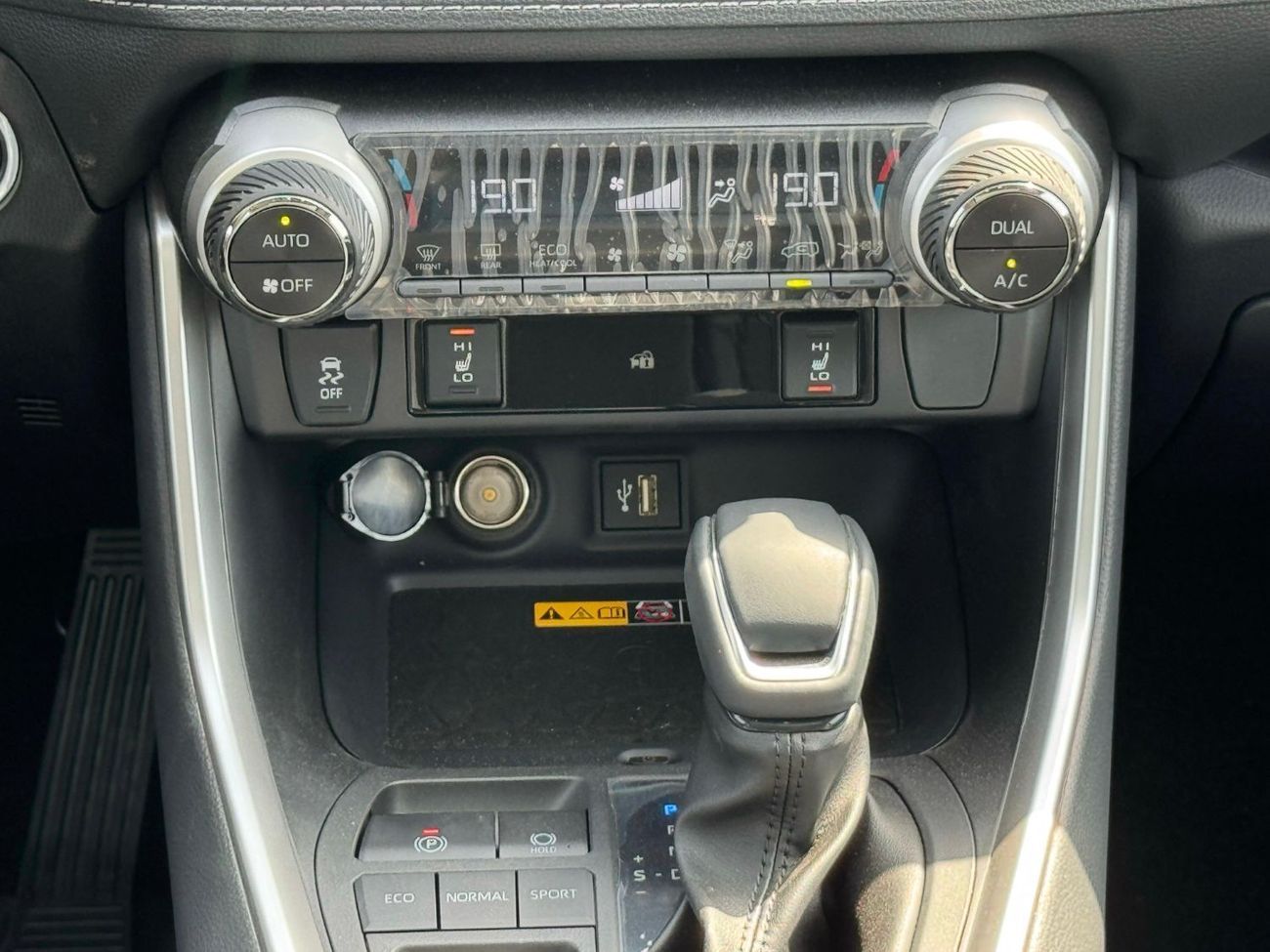 Toyota RAV4 2.5L Hybrid 2WD 2024 Export Price @ 103,500 AED