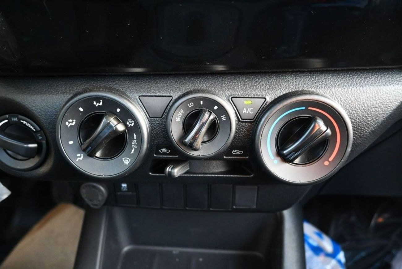 تويوتا هيلوكس تويوتا هايلكس دي ال اكس 2024 2.4L ديزل