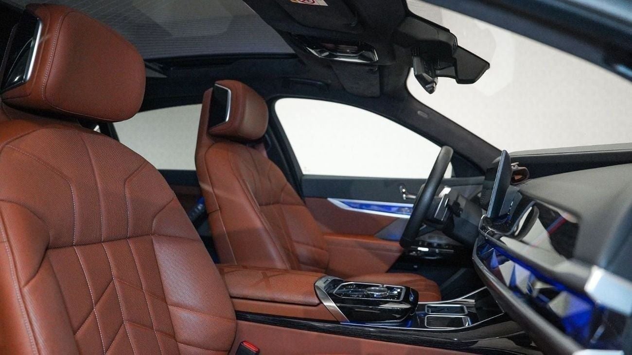 بي أم دبليو 740Li M Sport Individual - Extended Special Offers - AED 5,280 P/M