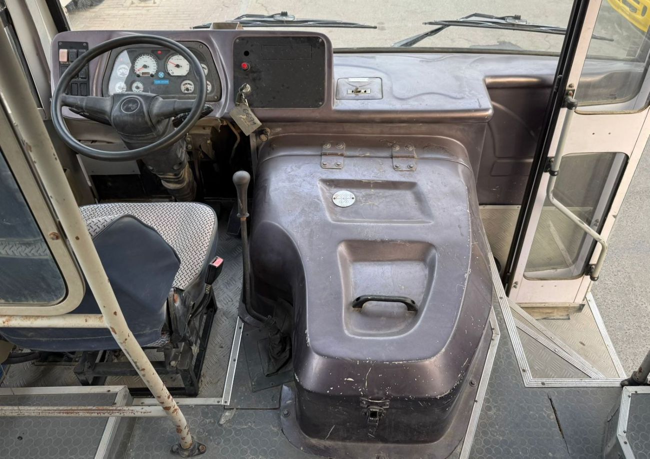 اشوك ليلاند فالكون