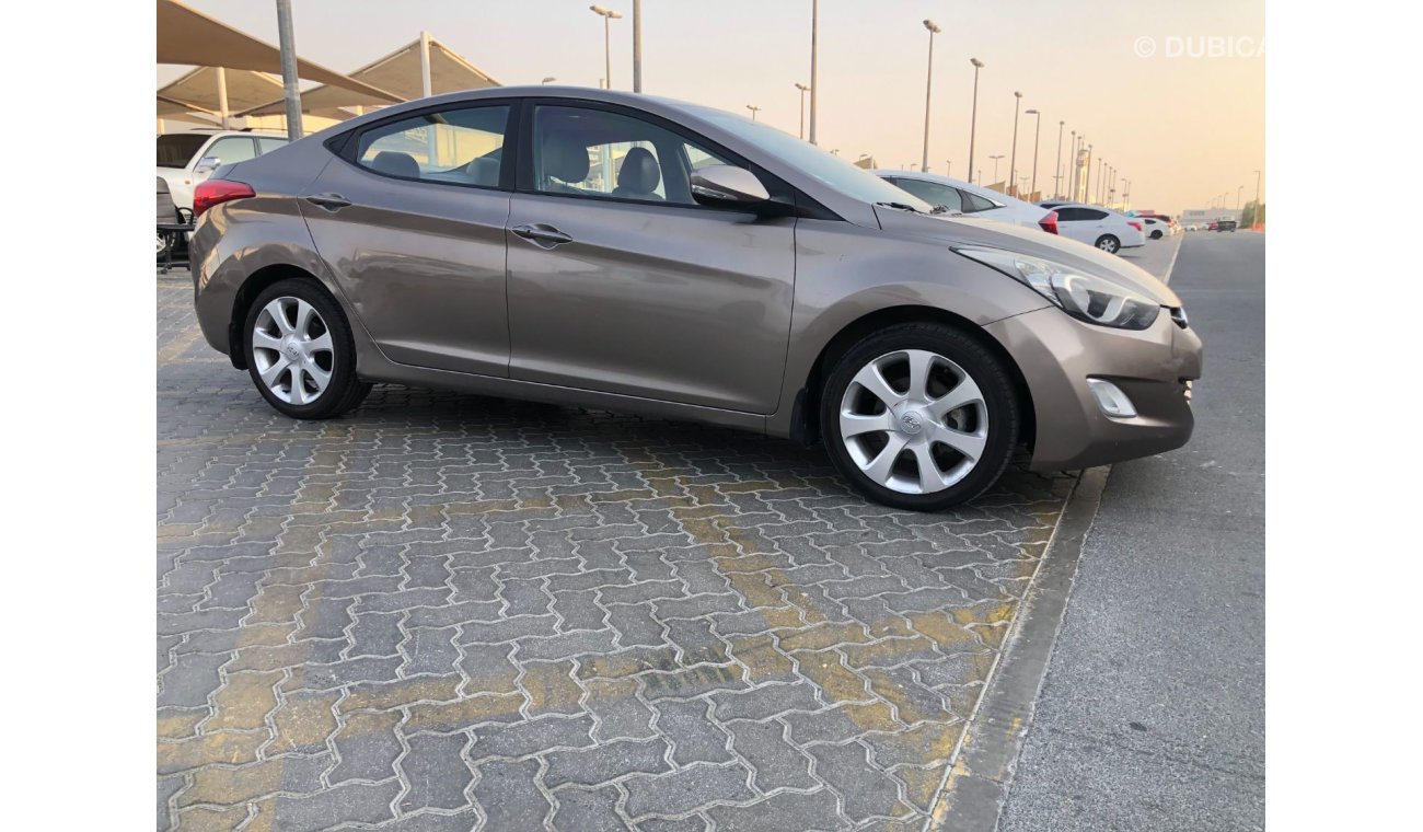 Hyundai Elantra GCC FULL OPTION