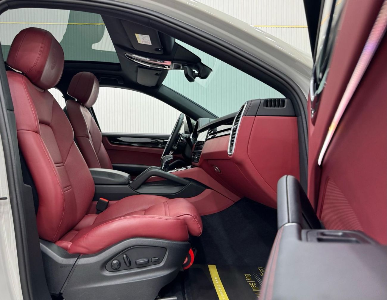 بورش كايان 2023 Porsche Cayenne, 06/2026 Agency Warranty, Full Service History, GCC