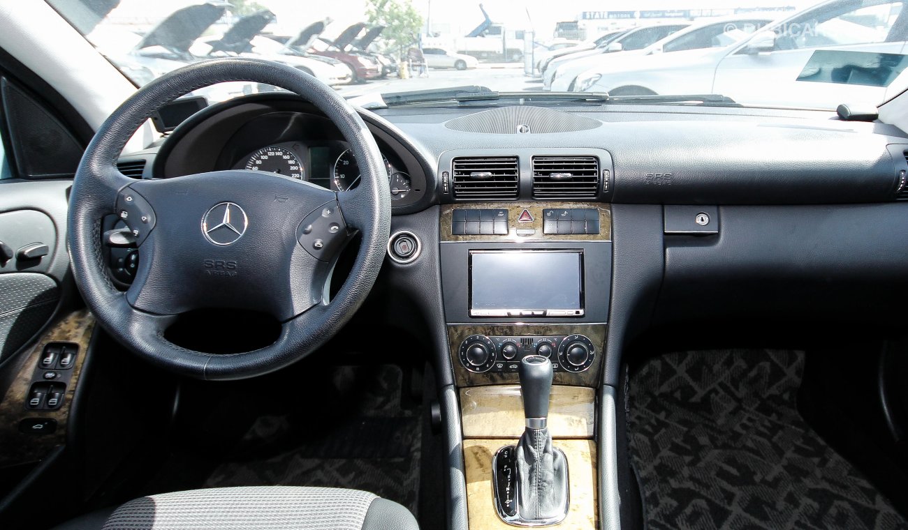 Mercedes-Benz C 230