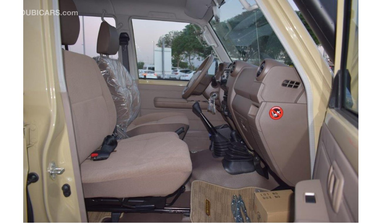 Toyota Land Cruiser Pick Up 79 DOUBLE CAB LX V6 4.0L PETROL 4WD MANUAL TRANSMISSION