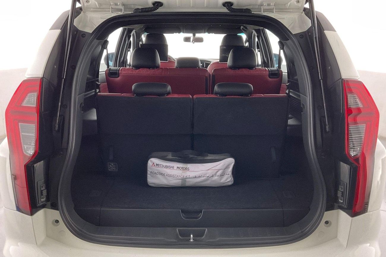 Mitsubishi Montero Signature | 1 year free warranty | 1.99% financing rate | Flood Free