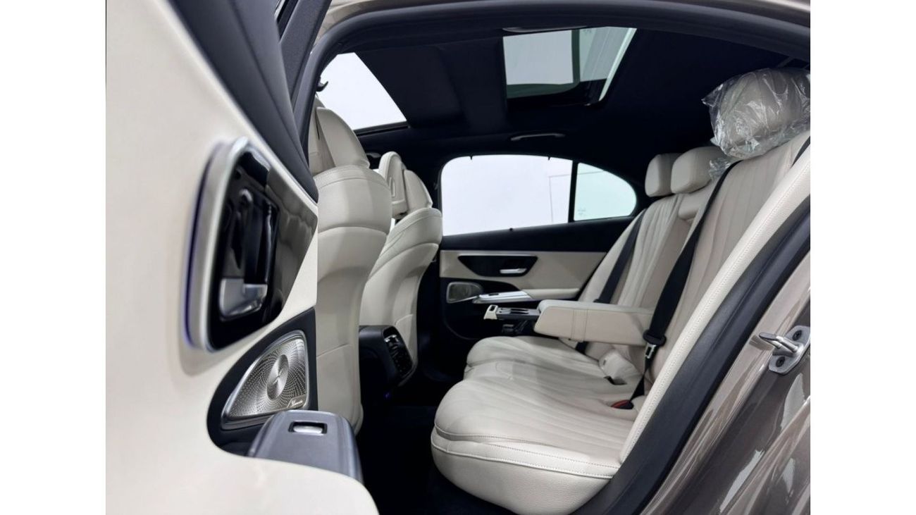 مرسيدس بنز E300 2024 Mercedes-Benz E300 AMG Night Package, May 2029 Mercedes Warranty, Excellent Condition, GCC