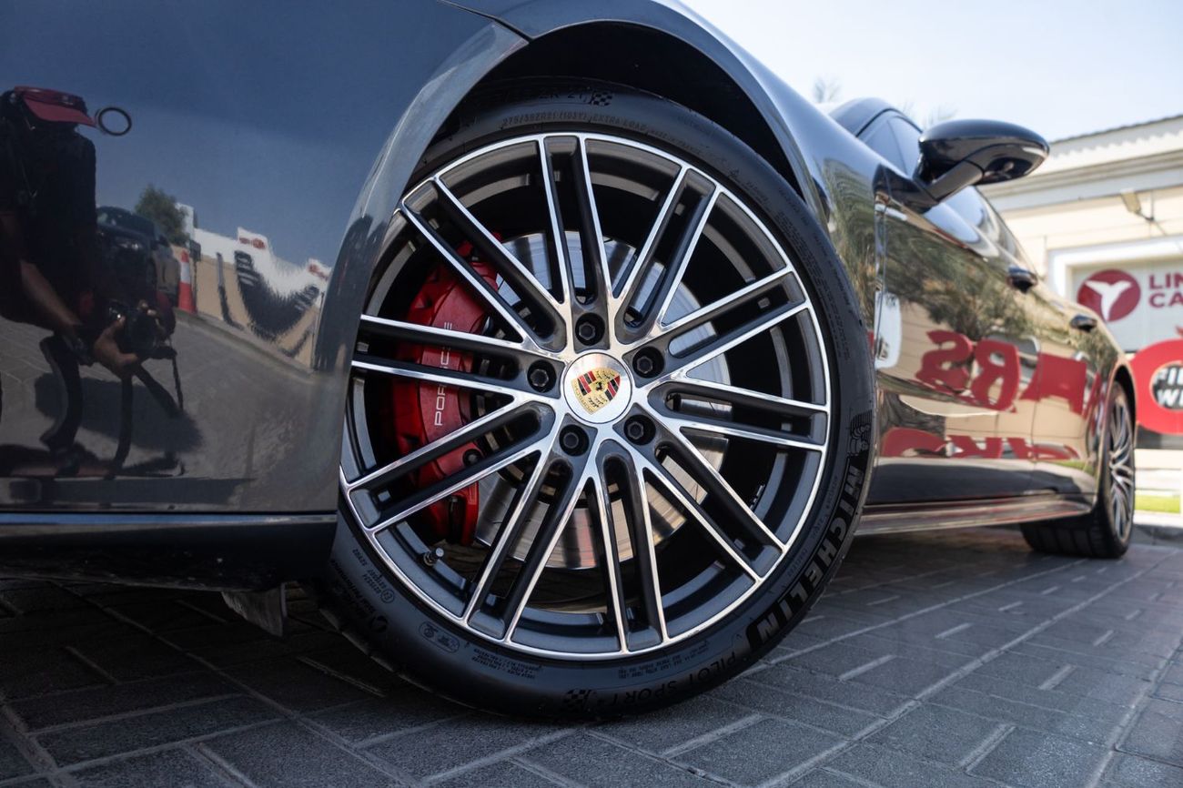 بورش باناميرا Turbo 4.0L AWD