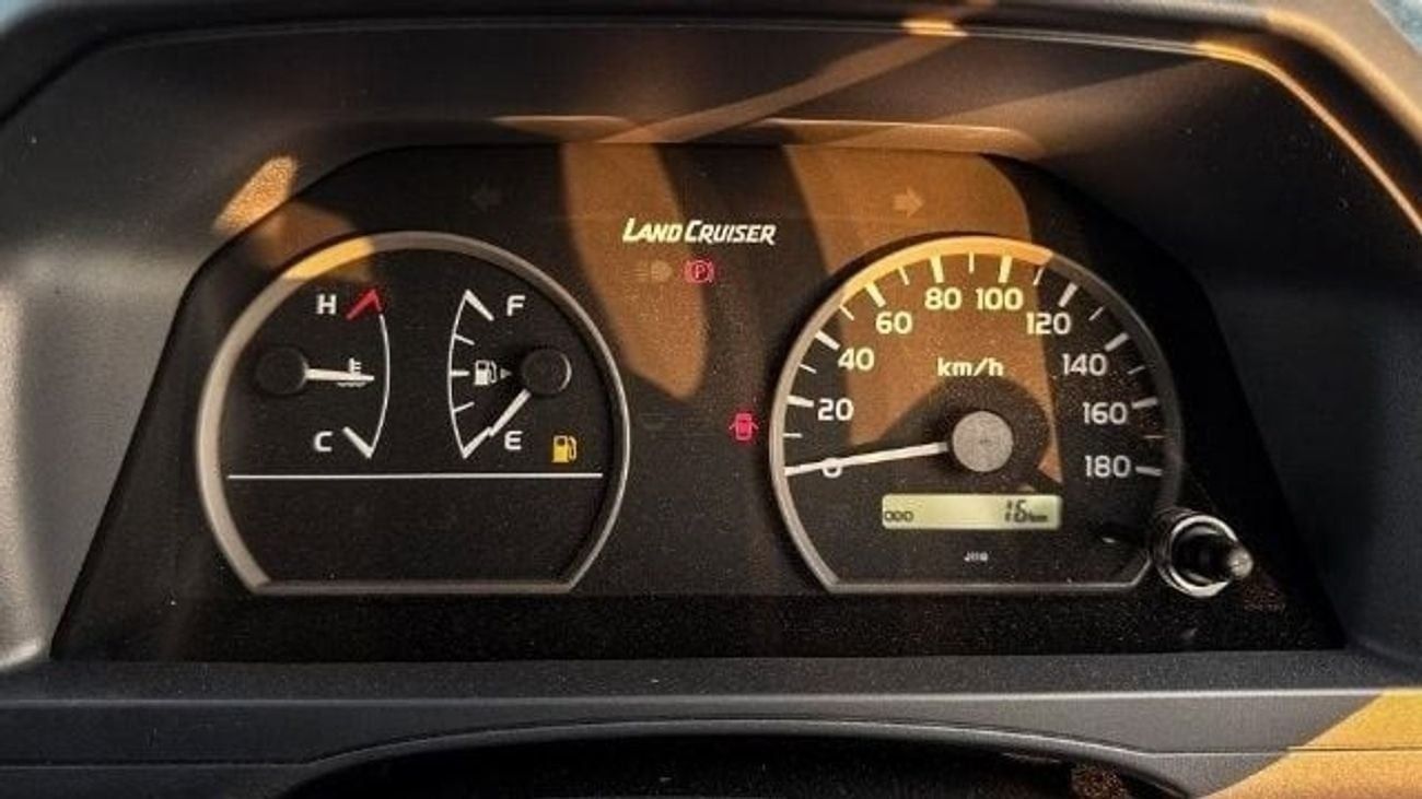 تويوتا لاند كروزر بيك آب 2024 RHD TOYOTA LAND CRUISER 79 4WD D/C 4.2D MT BRAND NEW 0KM (FOR EXPORT ONLY)