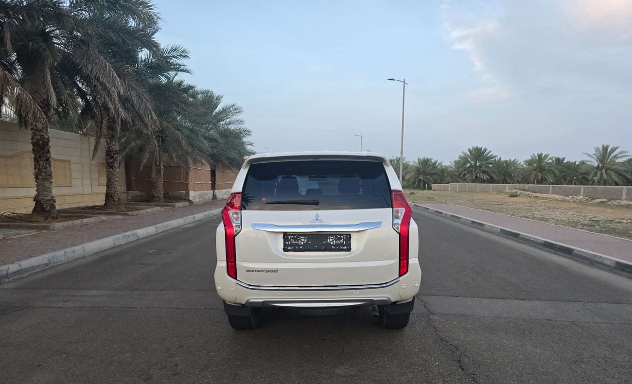 ميتسوبيشي مونتيرو سبورت GLS Premium 3.0L (7 Seater)