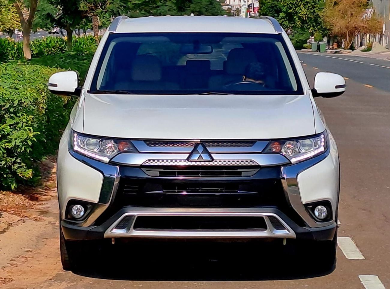 Mitsubishi Outlander GLX 2.4L 716-Monthly l GCC l 4WD , Cruise, Camera l Accident Free | Excellent Condition