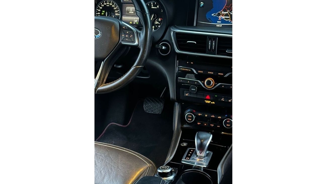 Infiniti Q30 Premium