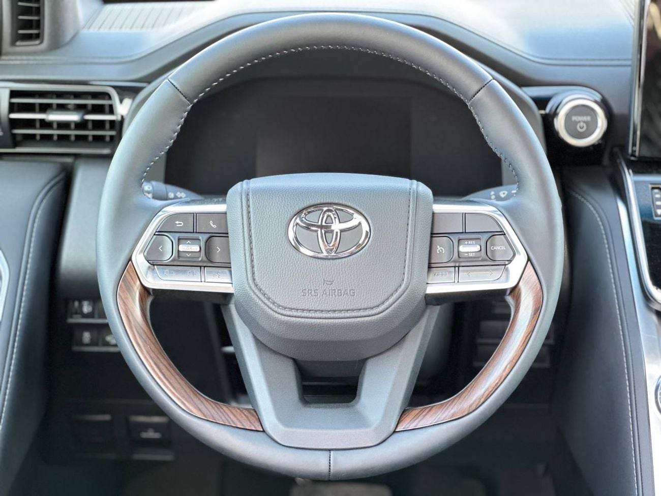 Toyota Land Cruiser GXR 3.5L HEV A/T // 2026 // High Option with Power & Cooling & Leather Seats , Wireless Charge // Sp
