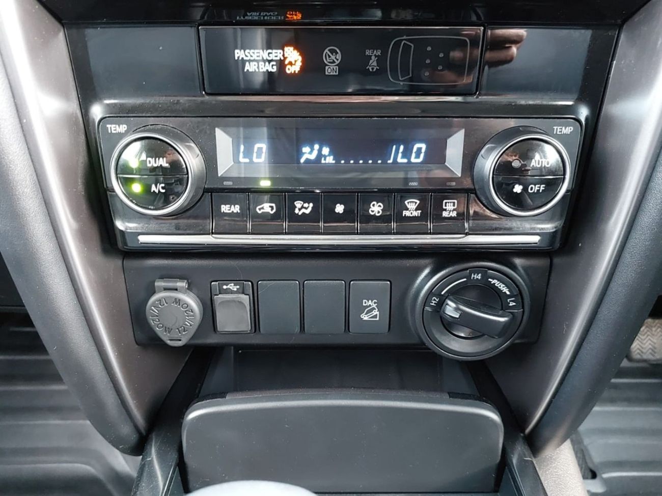 Toyota Fortuner TOYOTA FORTUNER RIGHT HAND DRIVE 2022 MODEL 2.8 L DIESEL AUTOMATIC 8SEATER(PM16653)