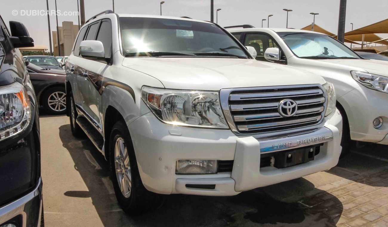 Toyota Land Cruiser GXR V8