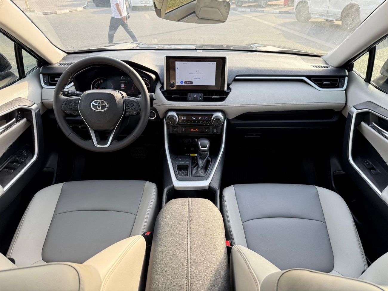 Toyota RAV4 XLE Premium 2.5 Full Option 2025