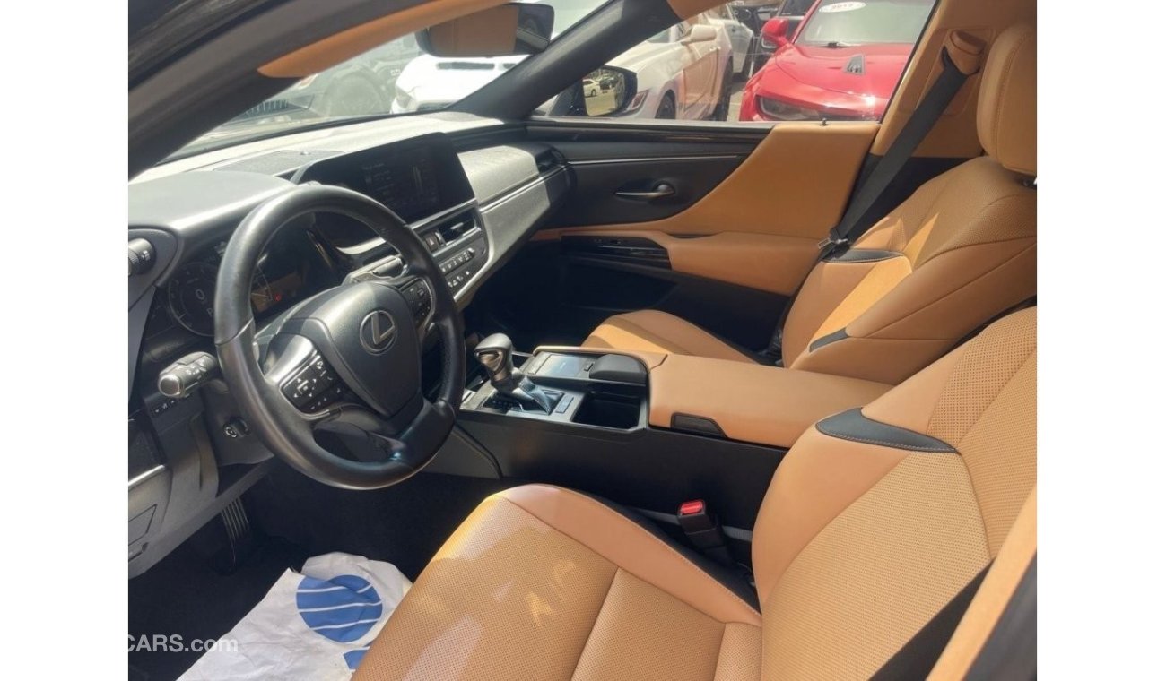 Lexus ES350 Platinum Model 2022, Gulf, Full Option, 6 cylinders, automatic transmission, in excellent condition,